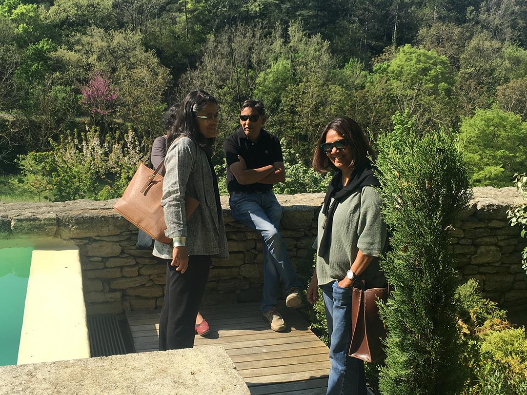 rousselonge-visiteurs-indiens-en-provence